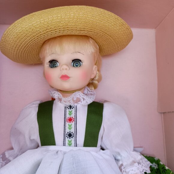 Heidi Madame Alexander Doll W Hat, Shoes 1980s Vintage 14" Tall #1580 - Picture 6 of 7